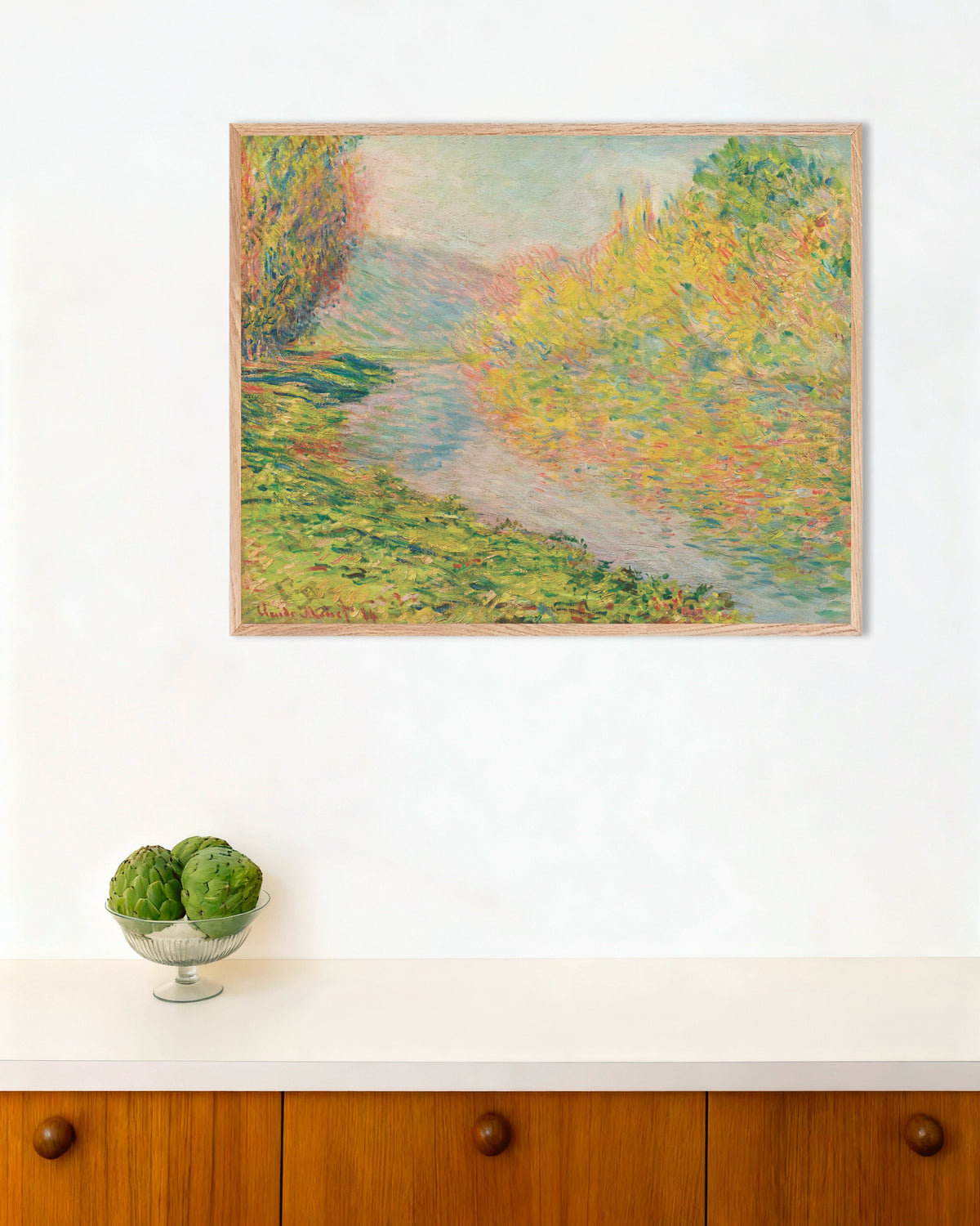 Poster Herbst in Jeufosse (1884) von Claude Monet mit naturfarbenem Holzrahmen