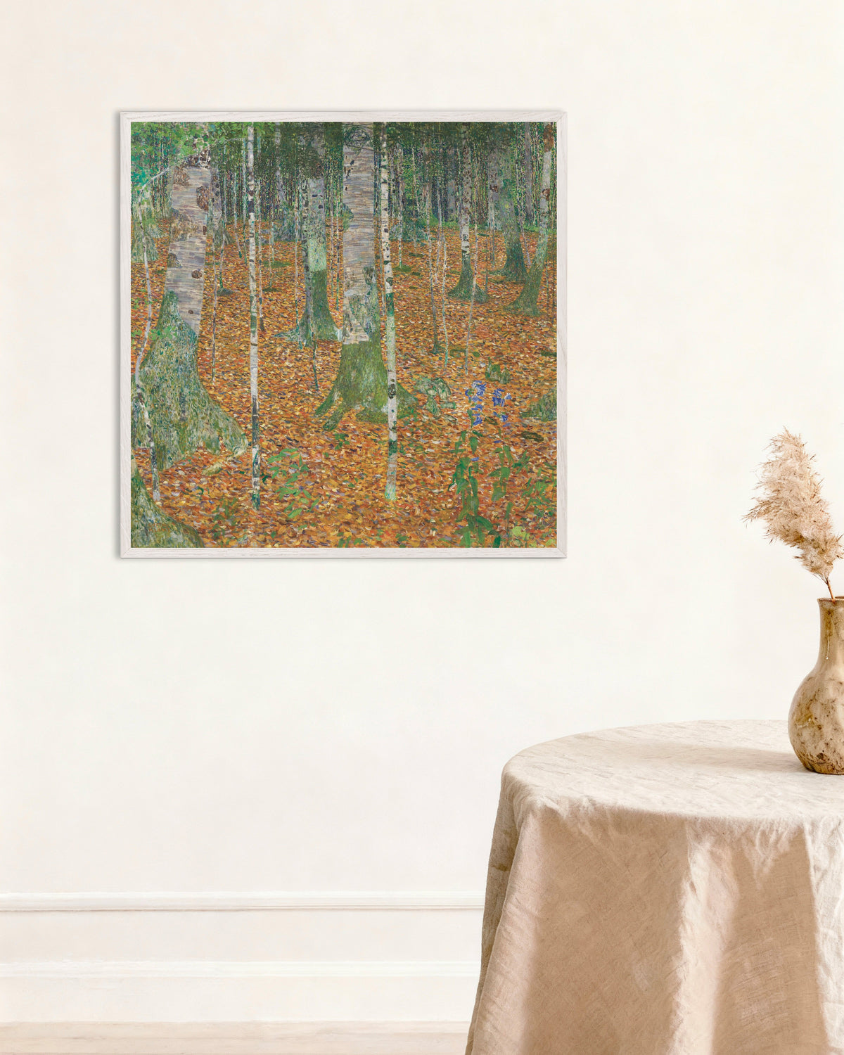 Poster Birkenwald (1903) von Gustav Klimt mit weißem Holzrahmen