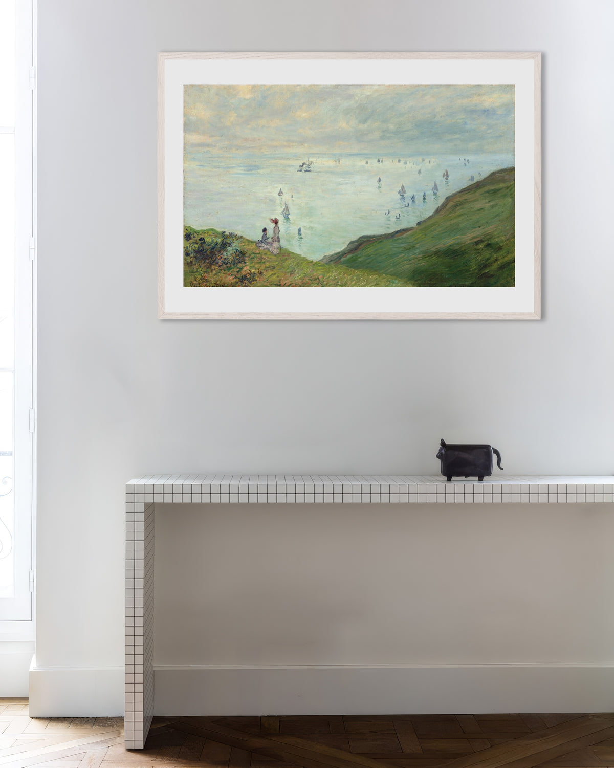 Poster Klippen bei Pourville (1882) von Claude Monet mit weißem Holzrahmen