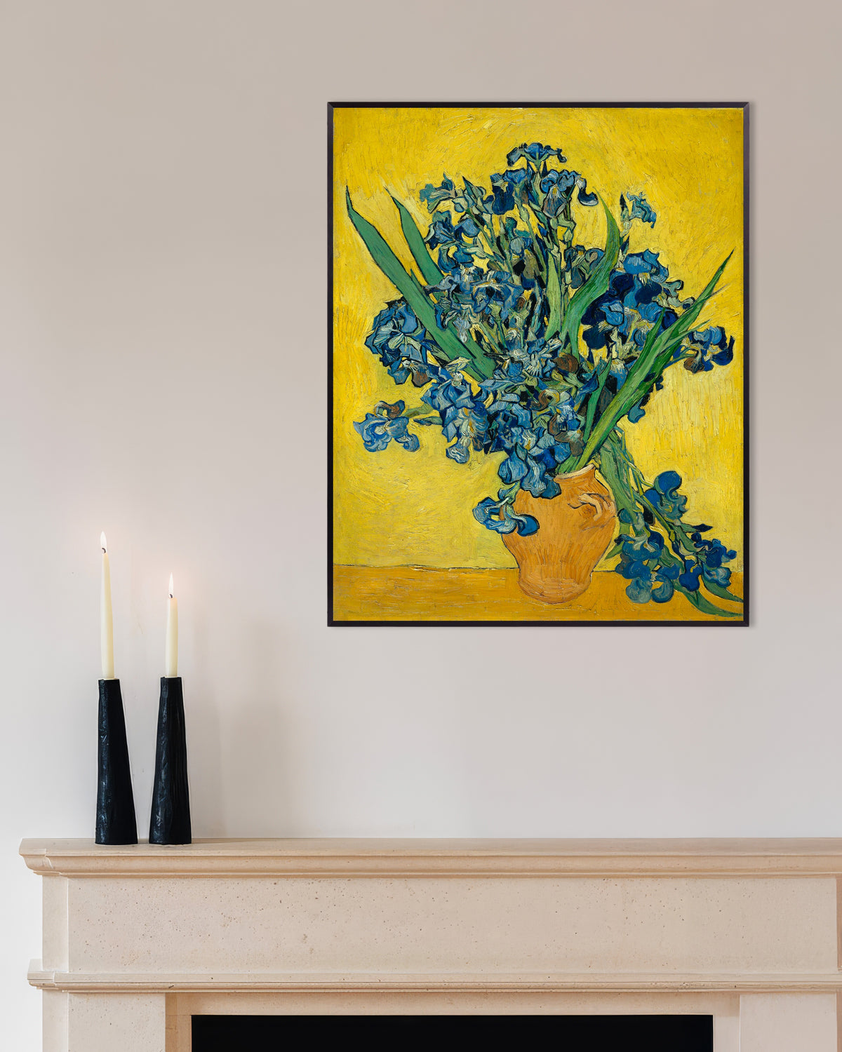 Poster Schwertlilien in einer Vase (1890) von Vincent van Gogh, mit Metallrahmen
