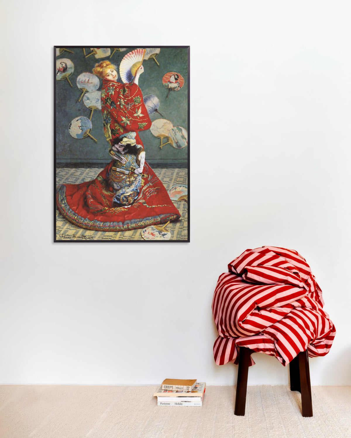 Poster La Japonaise, Camille Monet im japanischen Kostüm (1876) von Claude Monet mit Metallrahmen