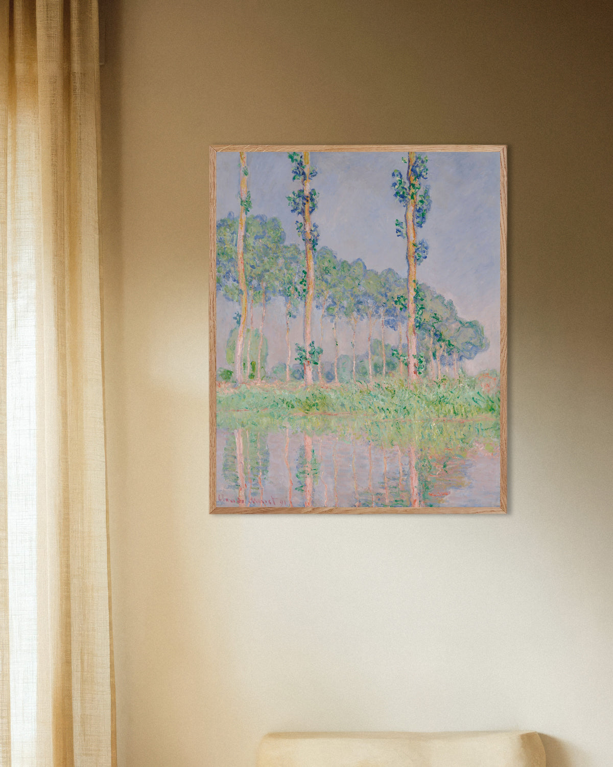 Poster Pappeln, rosa Effekt (1891) von Claude Monet mit naturfarbenem Holzrahmen