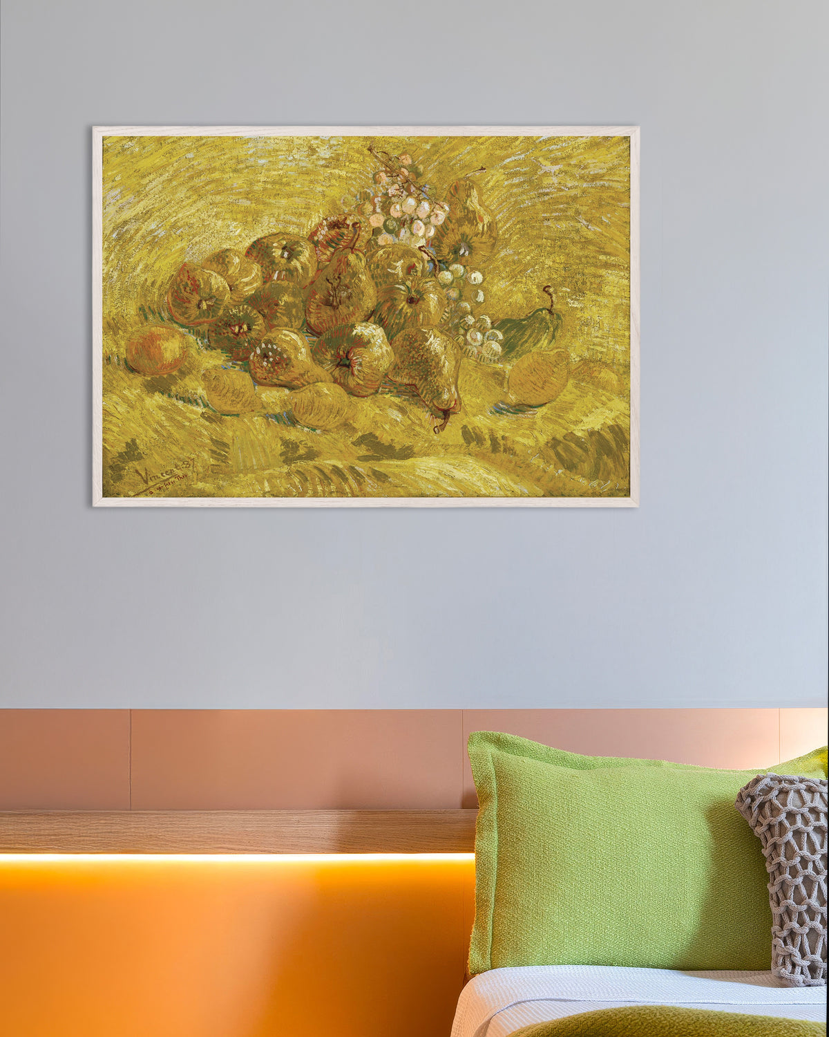 Poster „Quitten, Zitronen, Birnen und Trauben (1887) von Vincent van Gogh“ mit weißem Holzrahmen