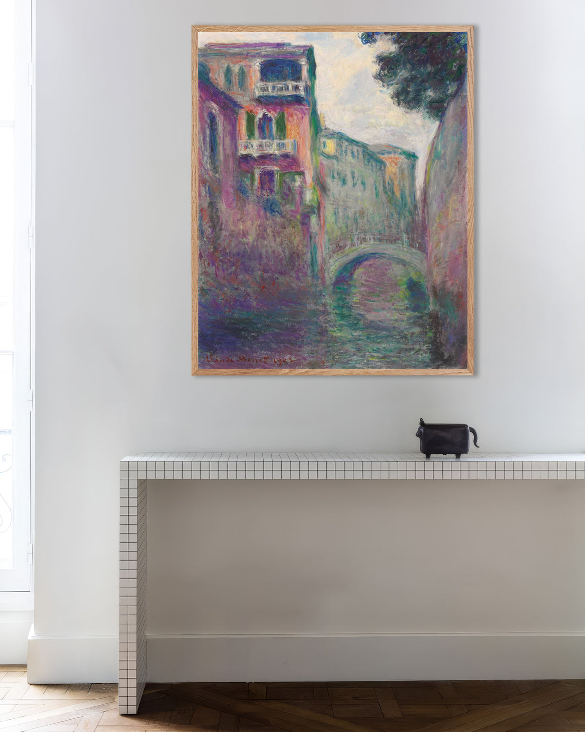 Poster Rio della Salute (1908) von Claude Monet mit naturfarbenem Holzrahmen