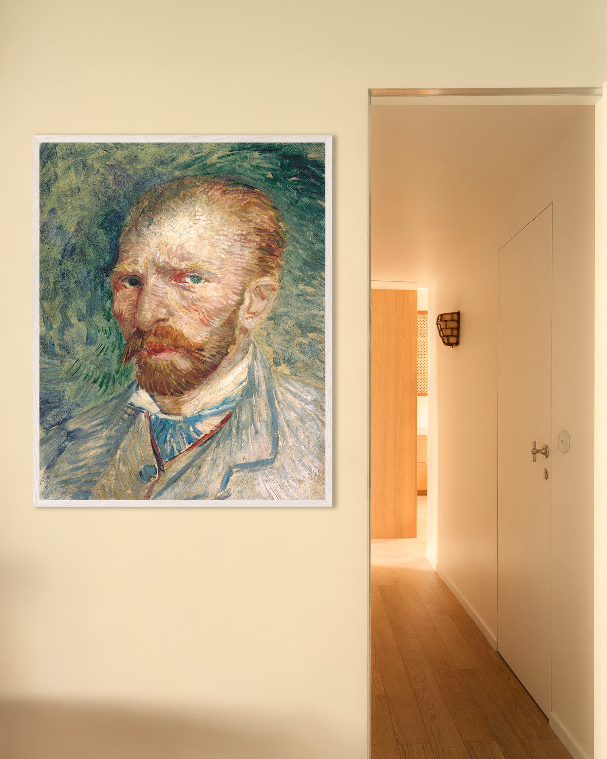 Poster von Selbstporträt vor grünem Hintergrund (1886) von Vincent van Gogh, mit weißem Holzrahmen