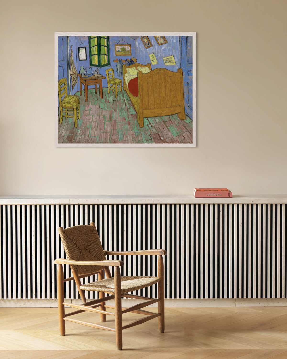 Poster von Das Schlafzimmer, Version Saint-Rémy (1889) von Vincent van Gogh, mit weißem Holzrahmen