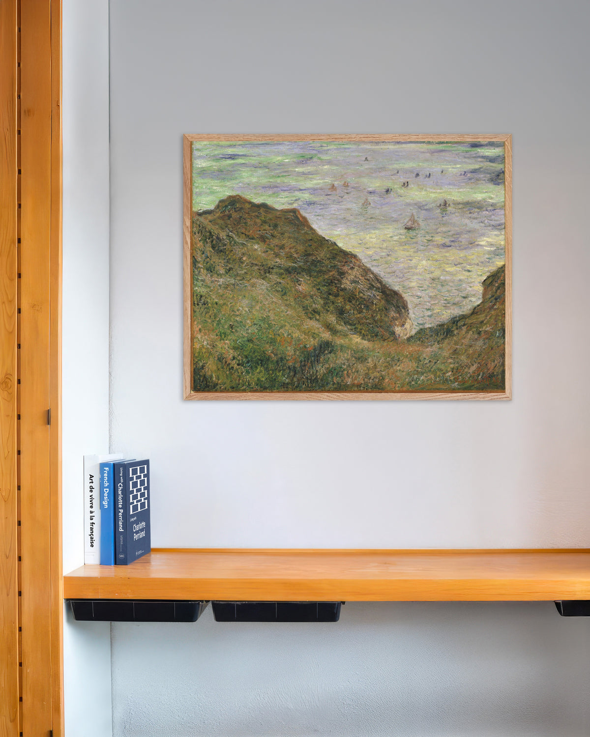 Poster Blick auf das Meer (1882) von Claude Monet mit naturfarbenem Holzrahmen