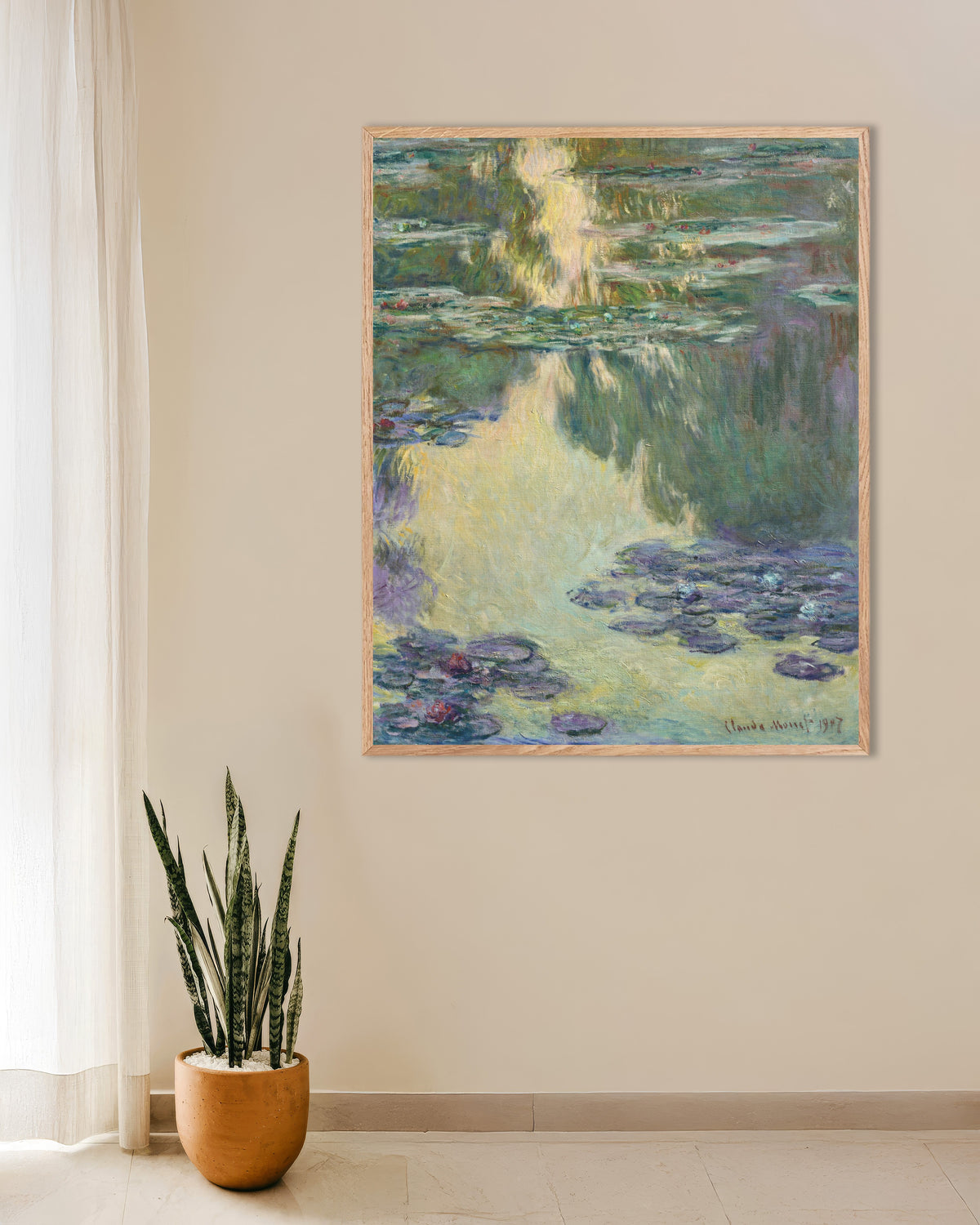 Poster Seerosen (1907) von Claude Monet mit naturfarbenem Holzrahmen