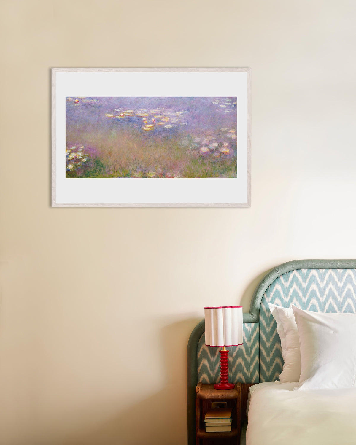 Poster Seerosen (um 1915–1926) von Claude Monet mit weißem Holzrahmen