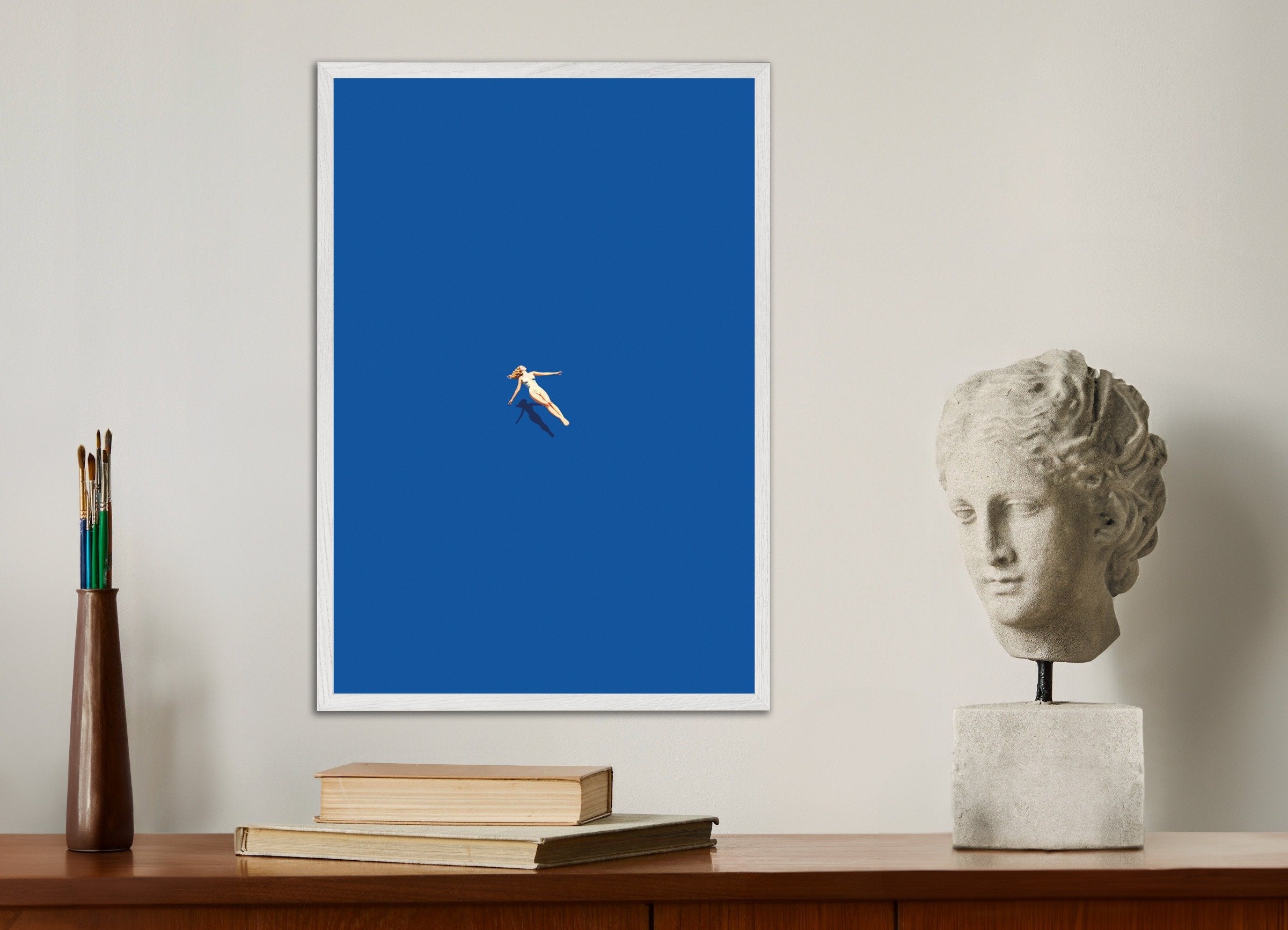 Frau treibt im Wasser, SPA poster