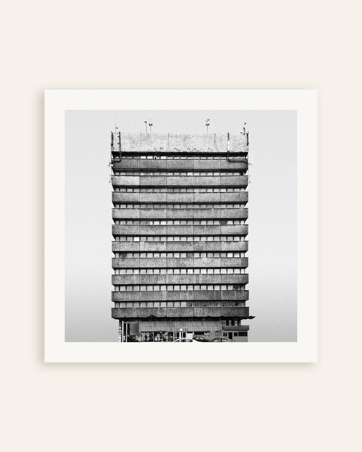 Poster „Büroturm mit Fassadenbändern“, Miniaturansicht