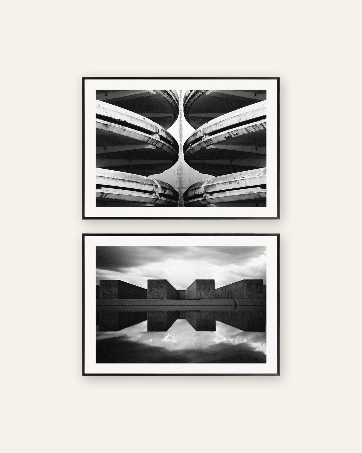 Brutalismus Poster 2er-Set: Symmetrie, in schwarzen Metallrahmen