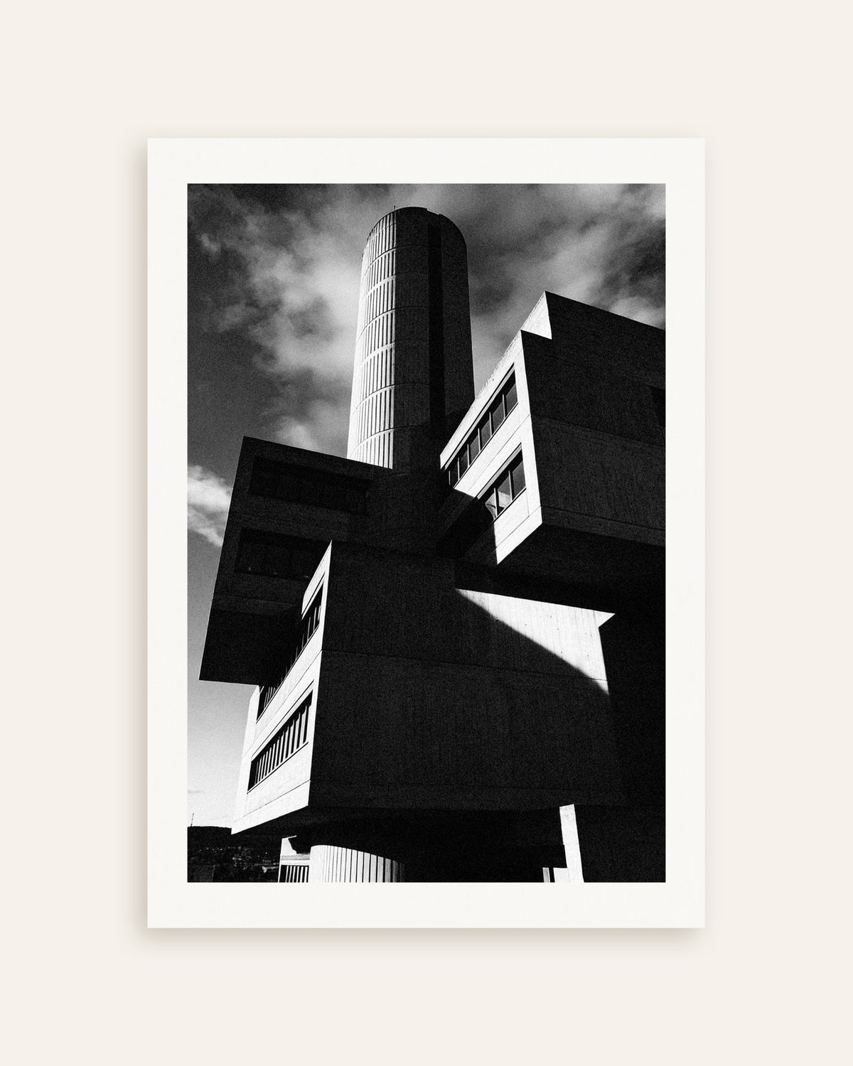 Poster „Zylinderturm und schwebende Blöcke“, Miniaturansicht