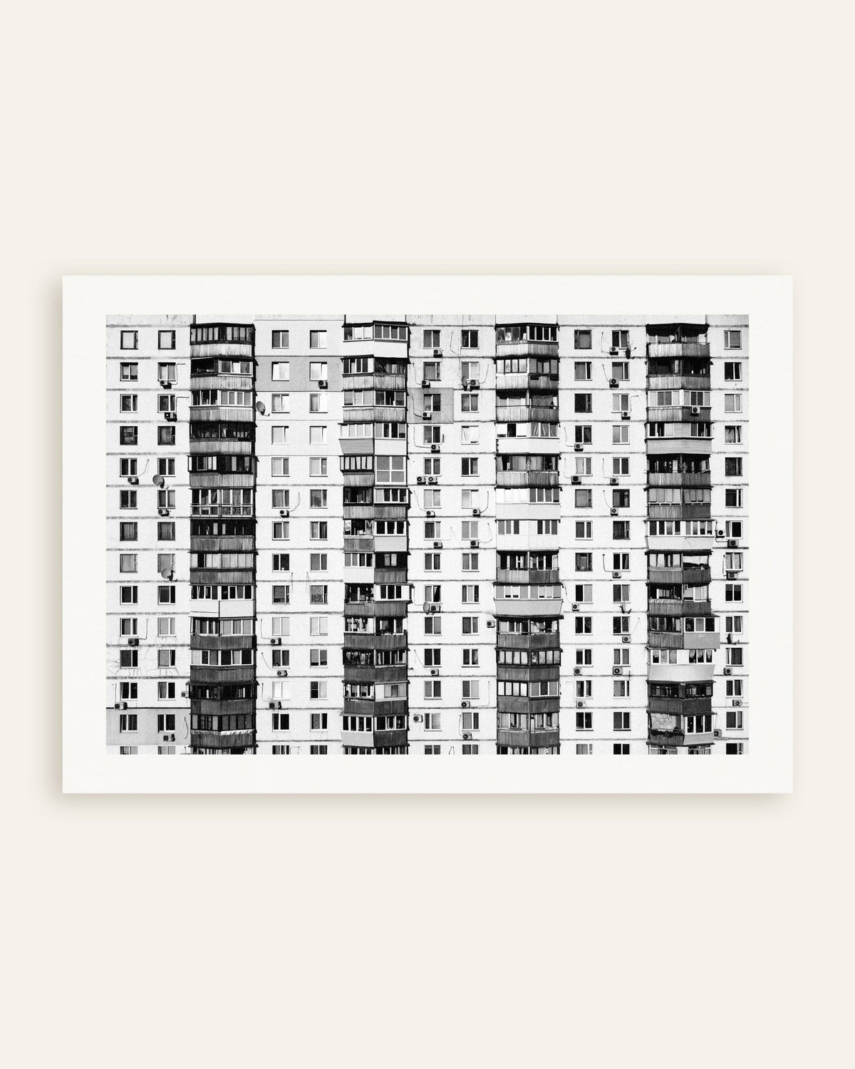 Poster „Endloser Wohnblock“, Miniaturansicht
