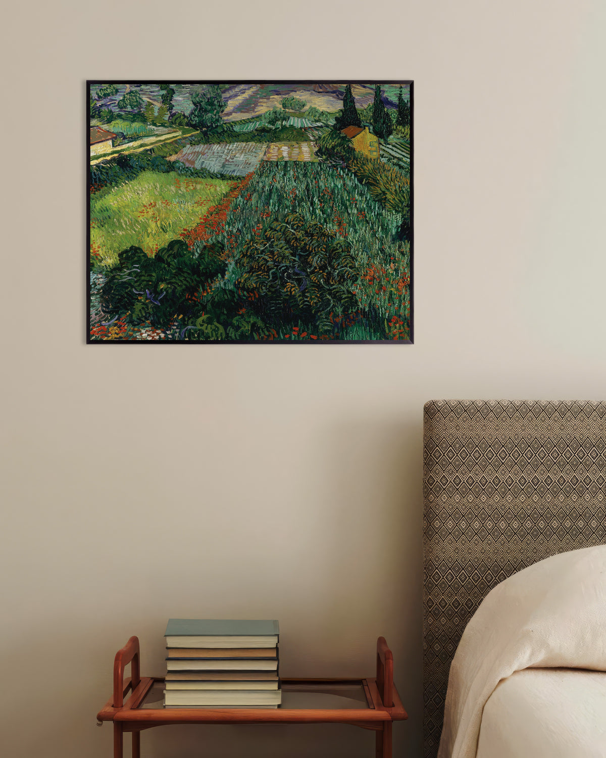 Poster mit „Mohnfeld (1889) von Vincent van Gogh“ und Metallrahmen