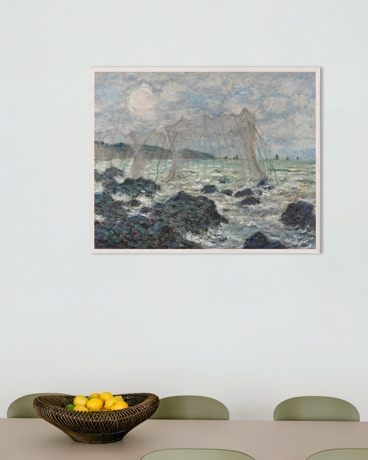 Poster Fischernetze in Pourville (1882) von Claude Monet mit weißem Holzrahmen