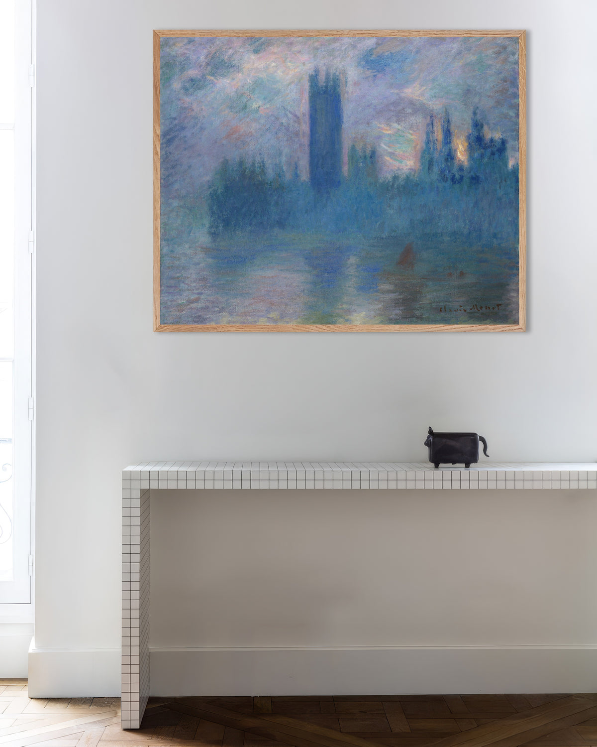 Poster Das Parlament in London (1900) von Claude Monet mit naturfarbenem Holzrahmen