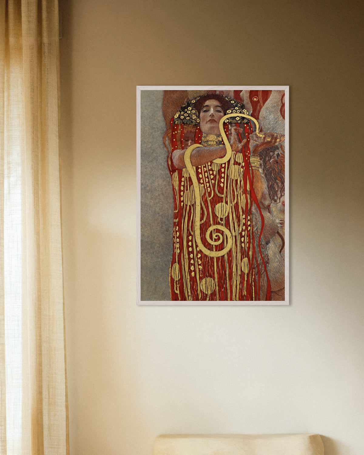 Poster Hygieia, Detail der Medizin (1907) von Gustav Klimt mit weißem Holzrahmen
