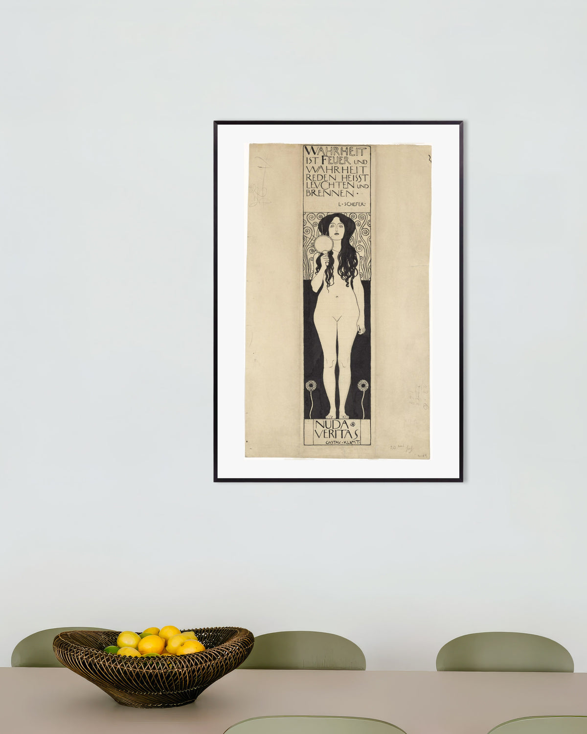 Poster Nuda Veritas (1898) von Gustav Klimt mit Metallrahmen