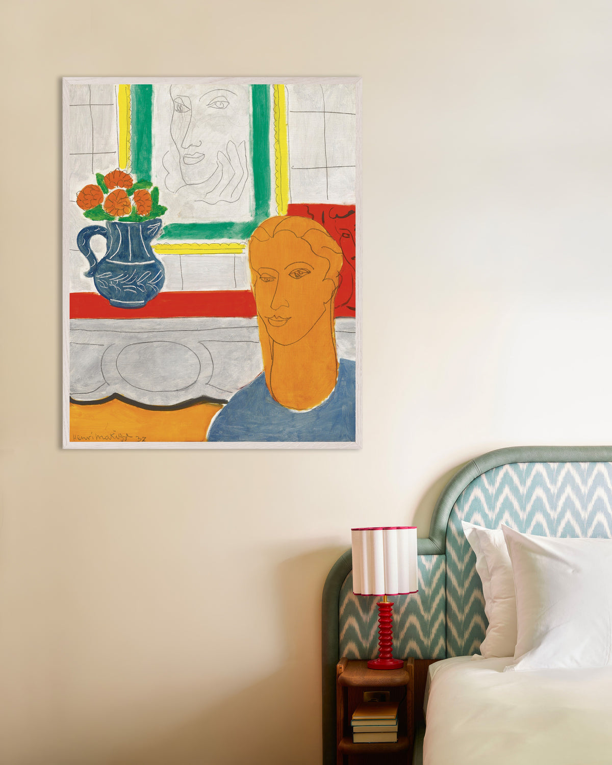 Poster Ockerfarbener Kopf (Figur und Blumenstrauß) (1937) von Henri Matisse, mit weißem Holzrahmen