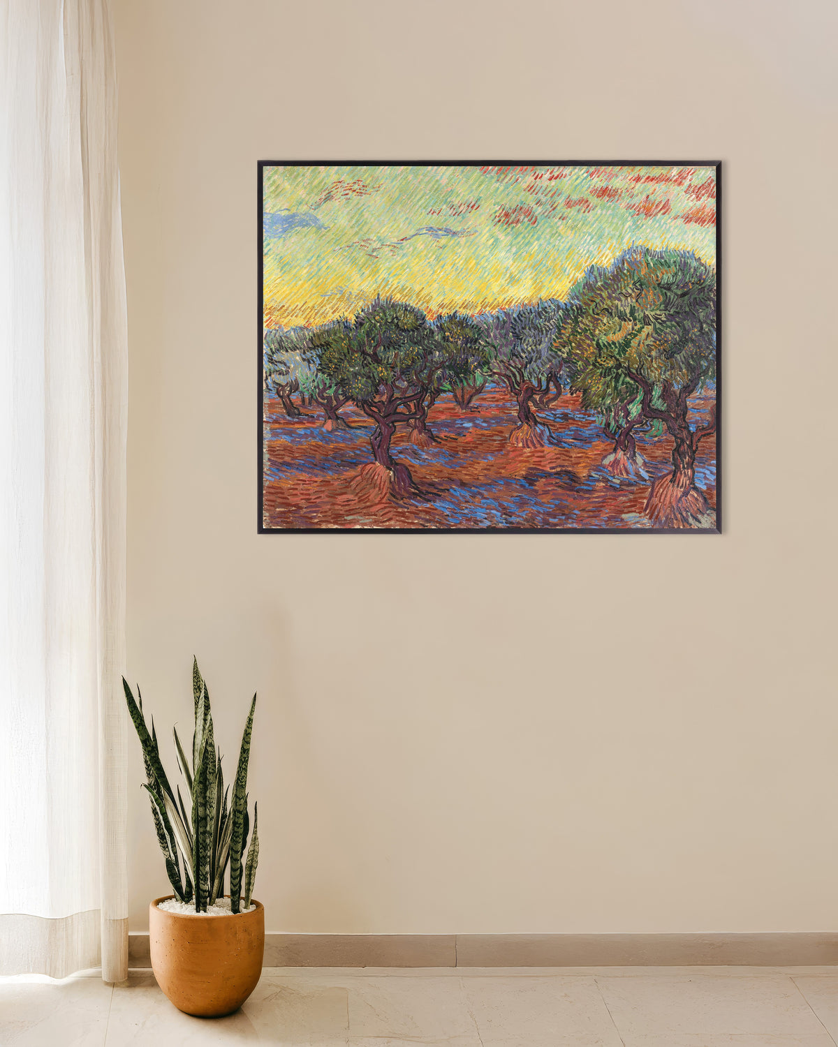 Poster mit „Olivenhain mit orangefarbenem Himmel (1889) von Vincent van Gogh“, mit Metallrahmen