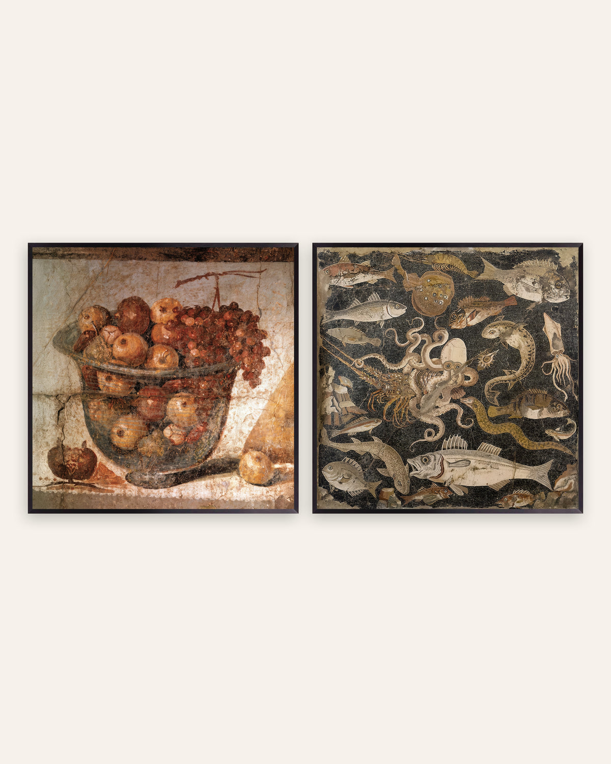 Römische Fresken Poster, 2er-Set: Küche, Obstschale und Fischmosaik, in schwarzen Metallrahmen