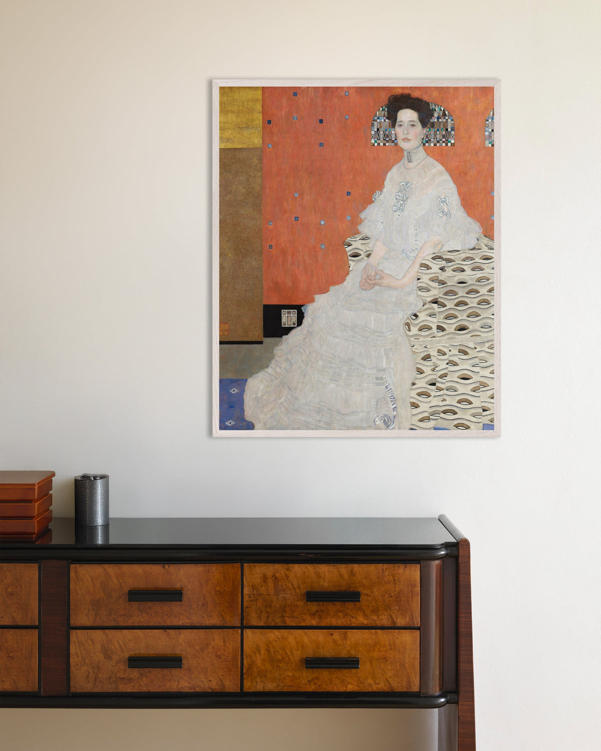 Poster Bildnis Fritza Riedler (1906) von Gustav Klimt mit weißem Holzrahmen