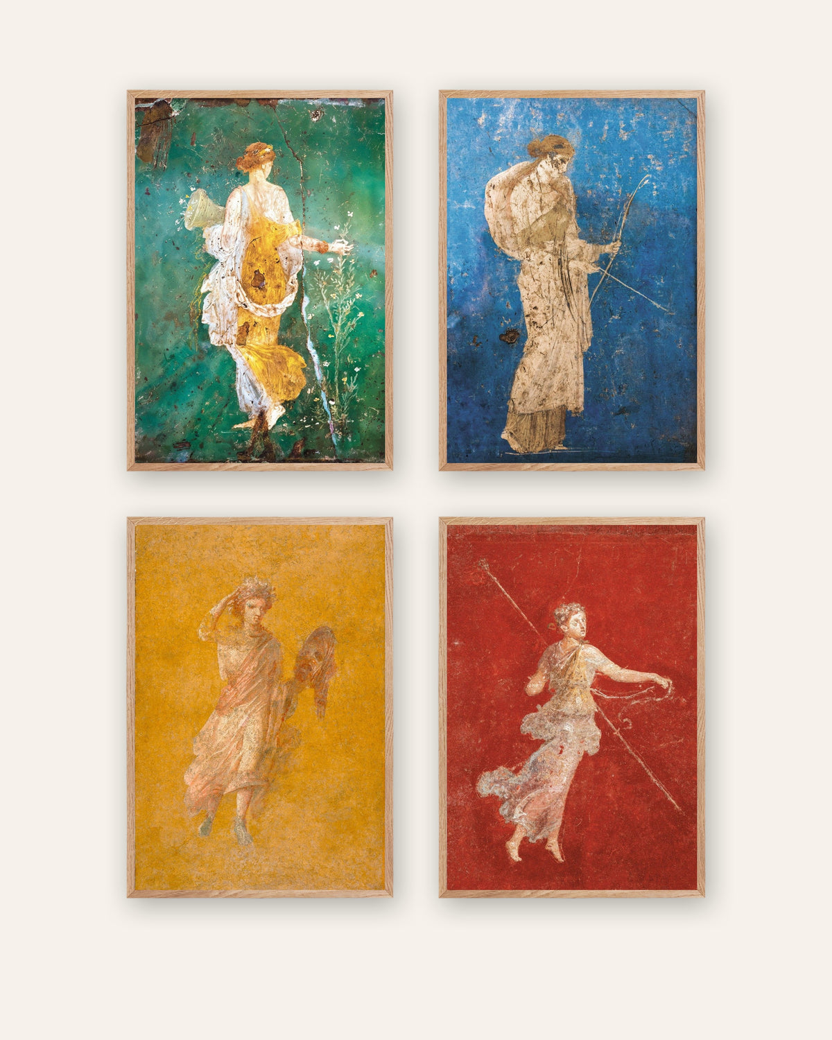 Set aus 4 Postern mit römischen Fresken, Flora, Artemis, Melpomene und Mänade, in naturfarbenen Holzrahmen