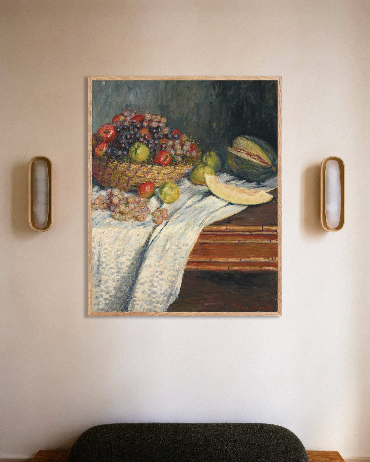 Poster Stillleben mit Melone (1879) von Claude Monet mit naturfarbenem Holzrahmen