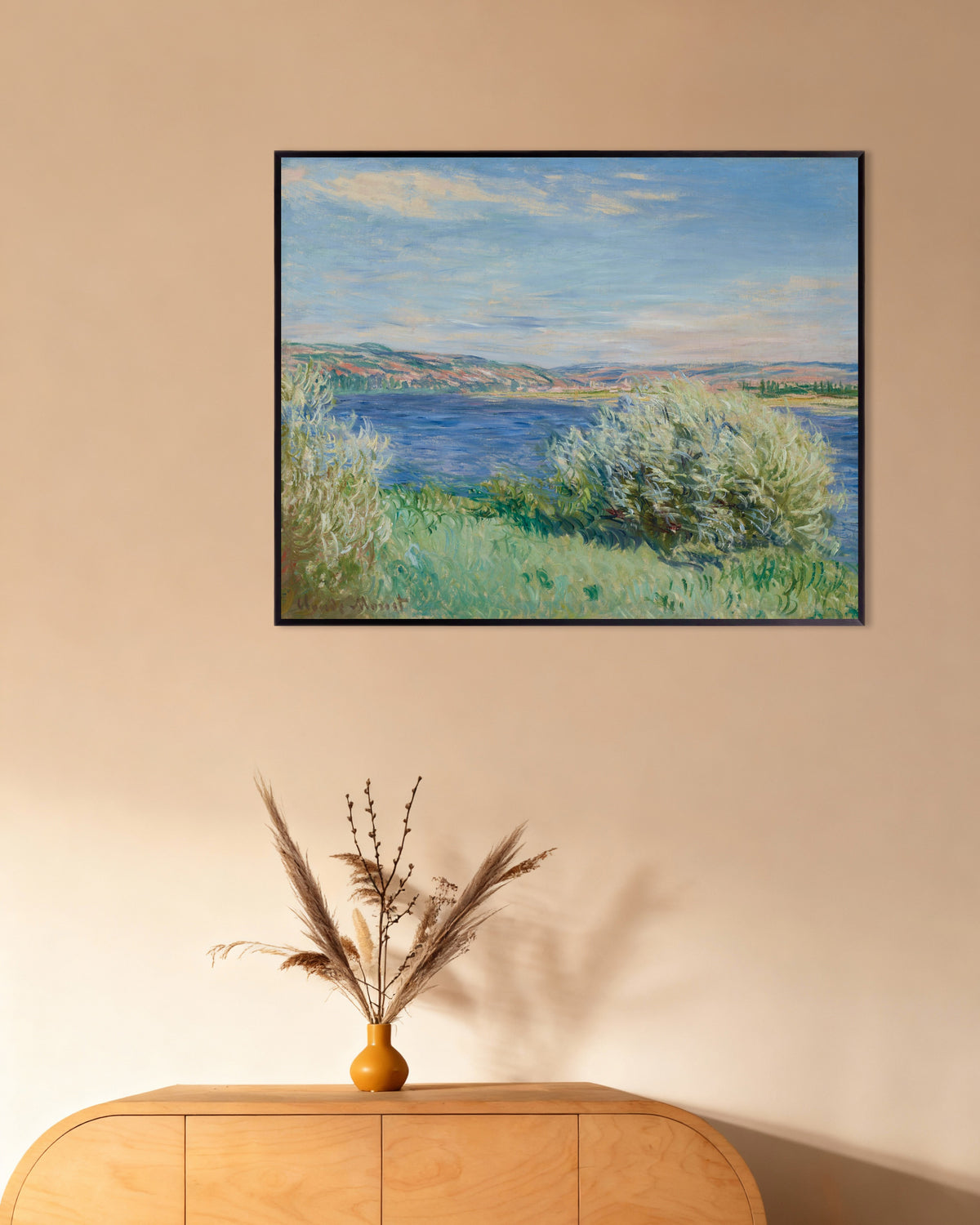 Poster Seineufer bei Vétheuil (1881) von Claude Monet mit Metallrahmen