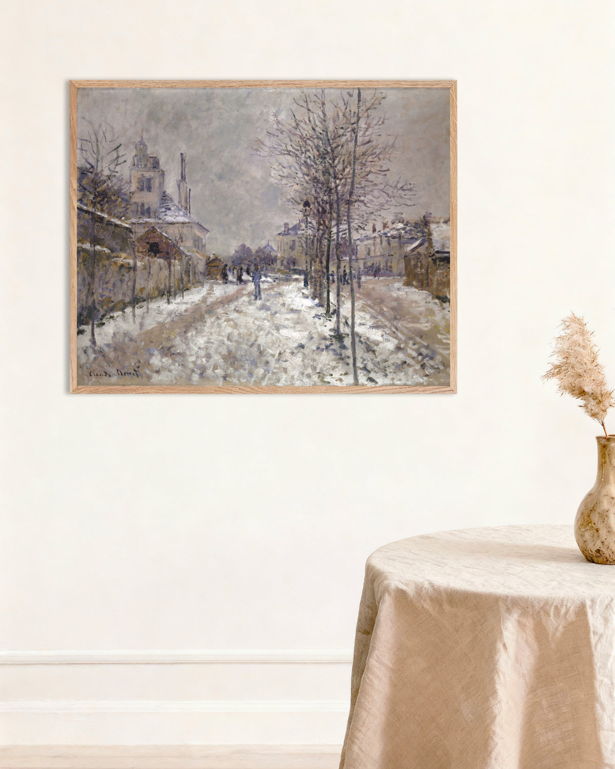 Poster Der Boulevard de Pontoise in Argenteuil im Schnee (1875) von Claude Monet mit naturfarbenem Holzrahmen