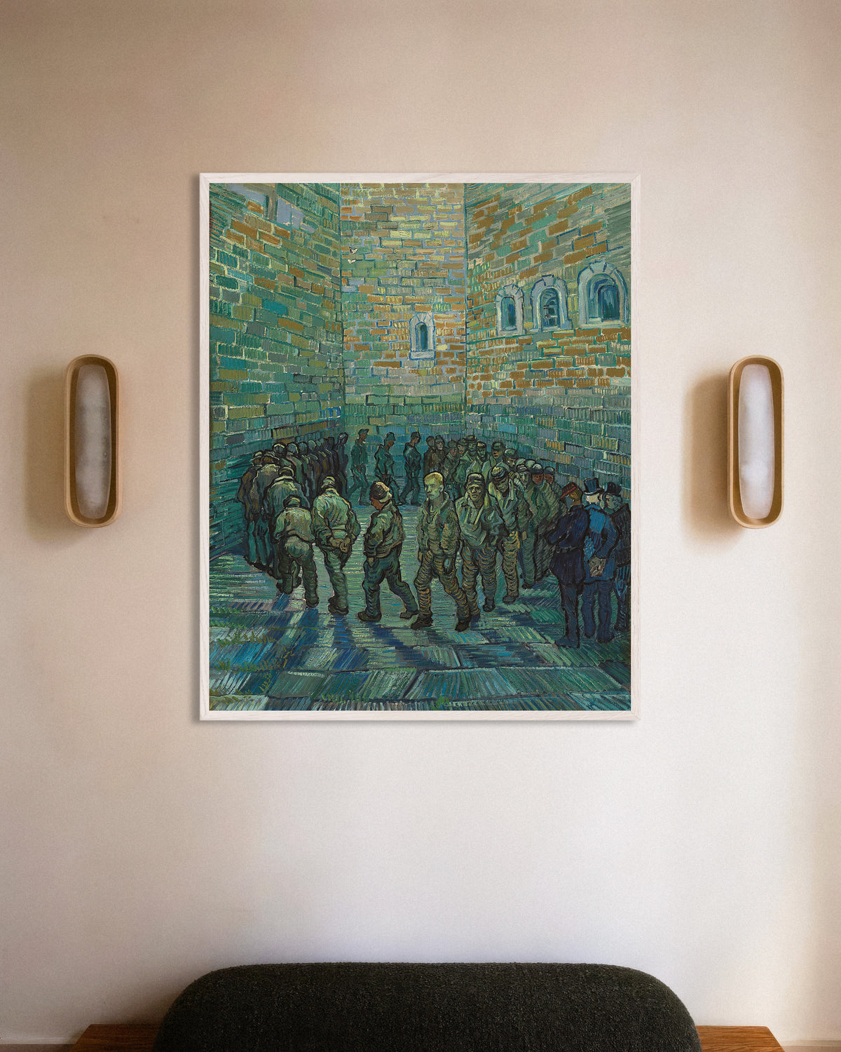 Poster Der Gefängnishof, nach Doré (1890) von Vincent van Gogh, mit weißem Holzrahmen
