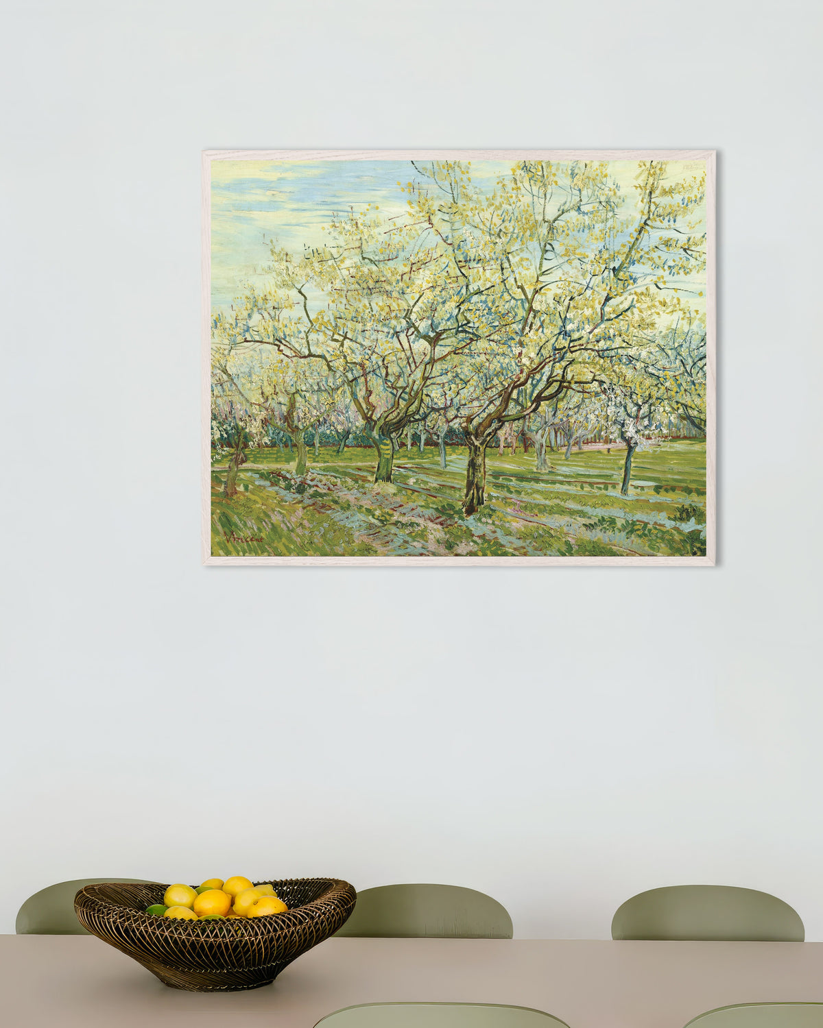 Poster: Der weiße Obstgarten (1888) von Vincent van Gogh, mit weißem Holzrahmen