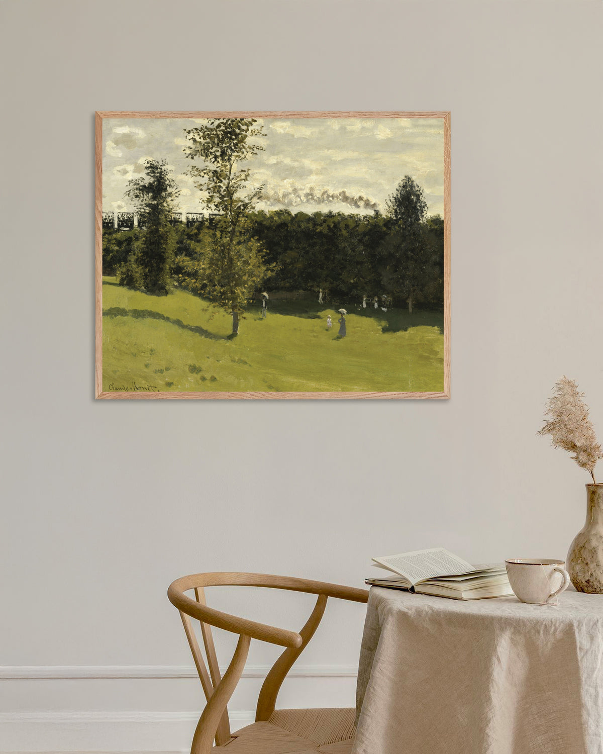 Poster Zug auf dem Land (um 1870) von Claude Monet mit naturfarbenem Holzrahmen