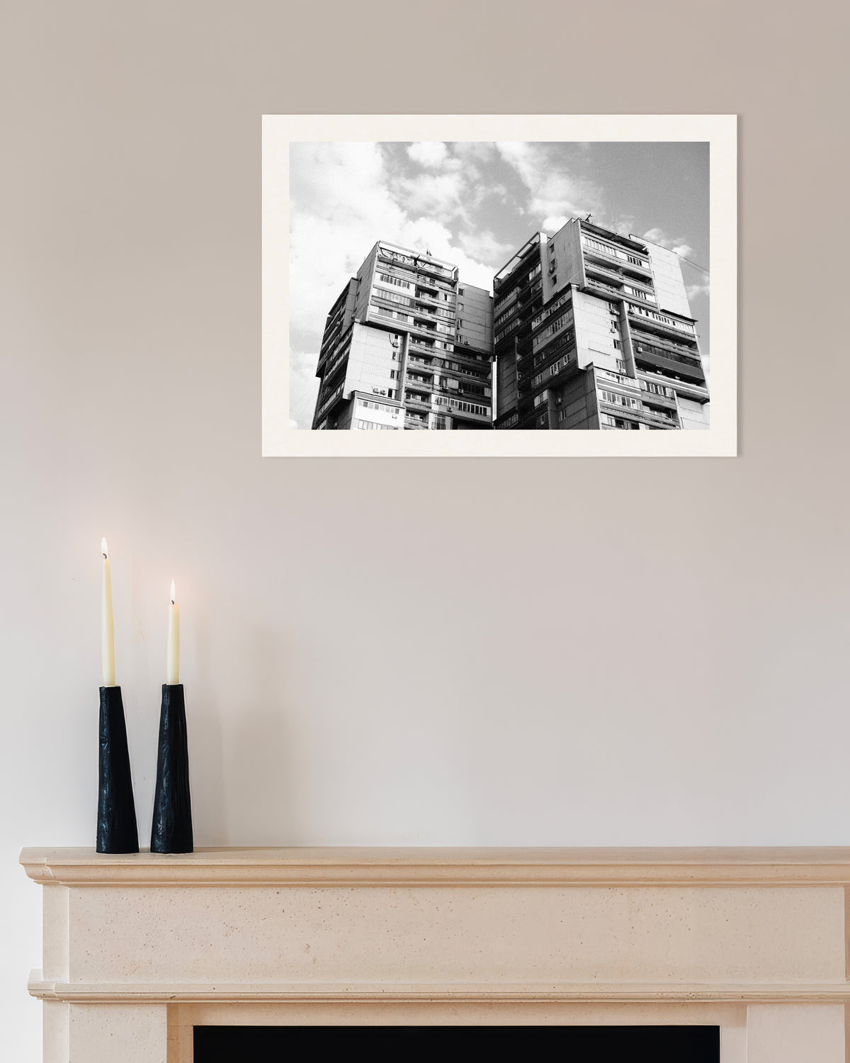 Poster „Zwillingstürme in den Wolken“