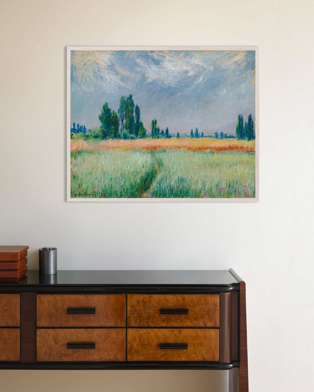 Poster Weizenfeld (1881) von Claude Monet mit weißem Holzrahmen