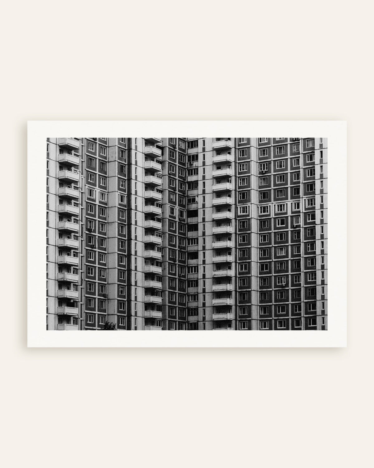 Poster „Fensterraster eines Hochhauses“, Miniaturansicht