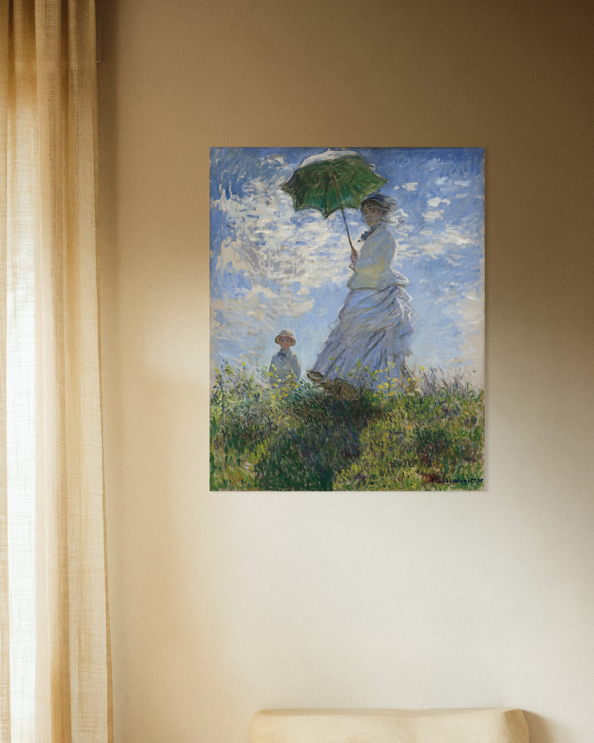 Poster Frau mit Sonnenschirm, Madame Monet und ihr Sohn (1875) von Claude Monet
